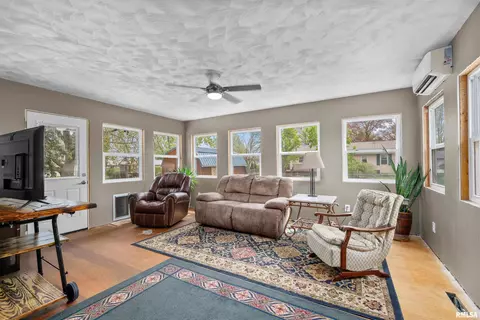 618 E Chestnut St, Geneseo, IL 61254 photo 7