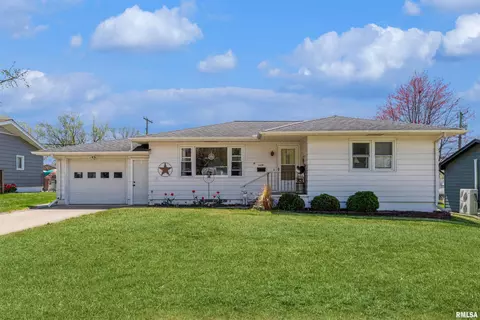 1129 6th Ave N, Clinton, IA 52732