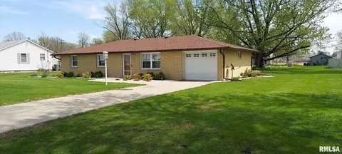 106 S Holloway St, Alexis, IL 61412