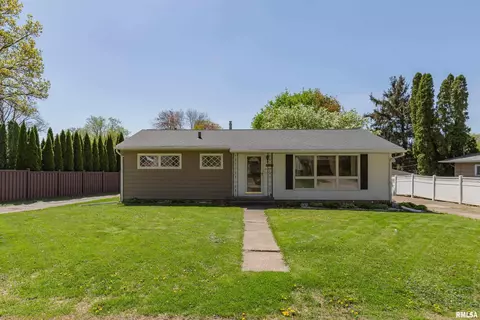 1312 32nd Ave, Moline, IL 61265