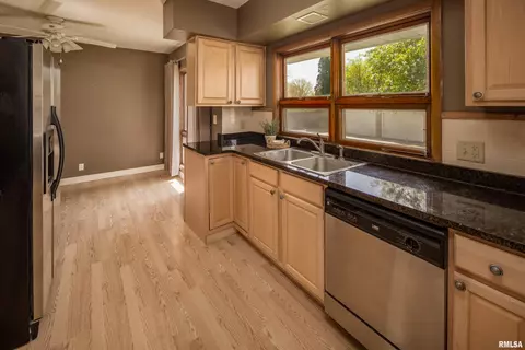 1312 32nd Ave, Moline, IL 61265 photo 8