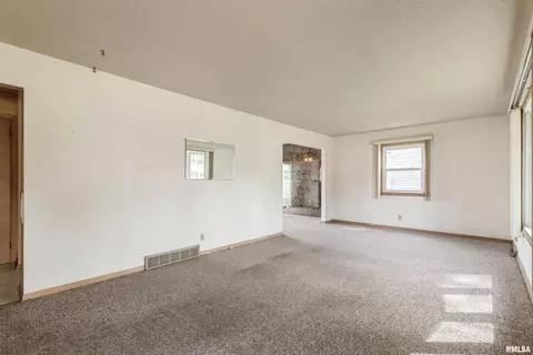 4733 20th Ave, Moline, IL 61265 photo 4