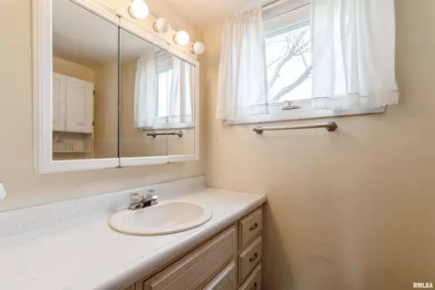 4733 20th Ave, Moline, IL 61265 photo 13