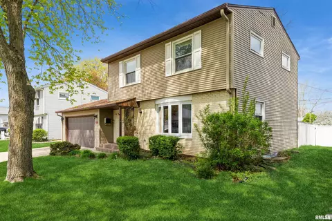4733 20th Ave, Moline, IL 61265