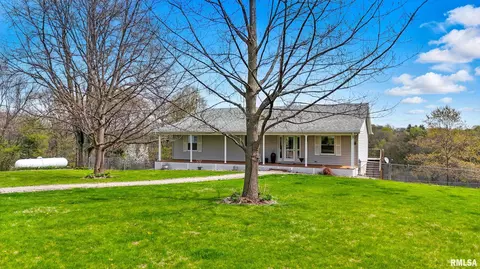 9721 115th St W, Andalusia, IL 61232