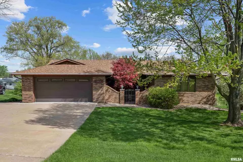 303 Bruce Ave, Milan, IL 61264