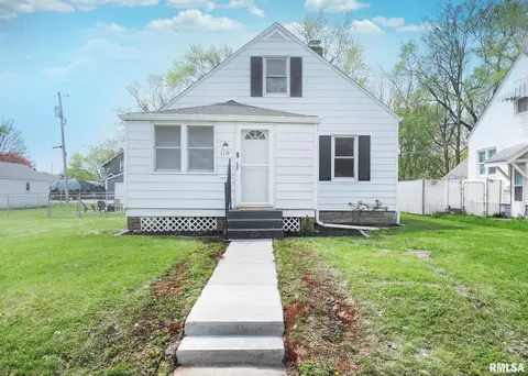 110 18th Ave, Moline, IL 61265