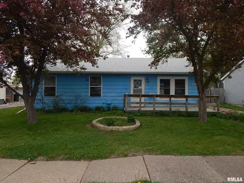 1722 W 58th St, Davenport, IA 52806