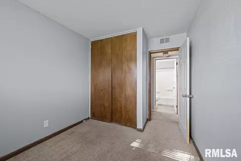 423 7th Street Ct E, Milan, IL 61264 photo 17