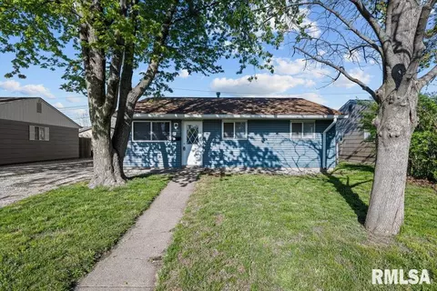 423 7th Street Ct E, Milan, IL 61264 photo 2