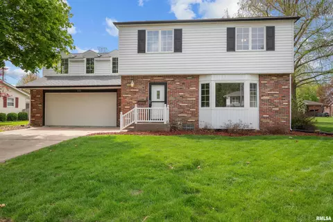 526 40th Ave, East Moline, IL 61244