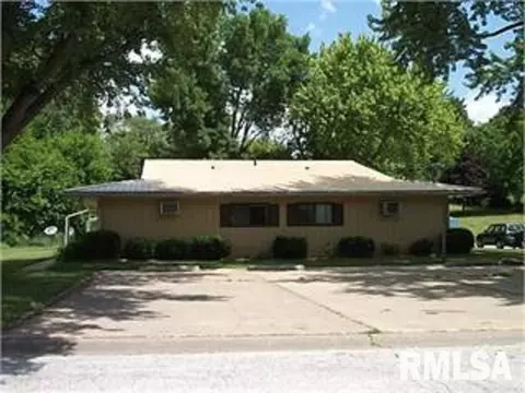 903 May Ct, Le Claire, IA 52753
