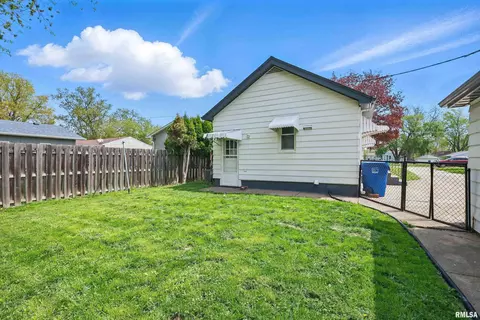 3303 40th St, Moline, IL 61265 photo 19