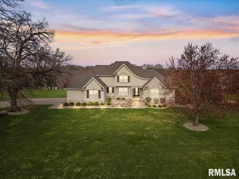 25058 189th St, Bettendorf, IA 52722