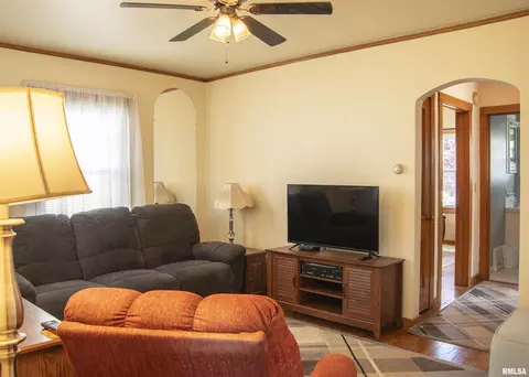 412 22nd Ave, Moline, IL 61265 photo 5
