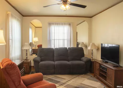 412 22nd Ave, Moline, IL 61265 photo 4