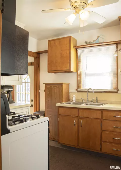 412 22nd Ave, Moline, IL 61265 photo 6