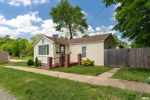 510 W Idaho Ave, Carterville, IL 62918