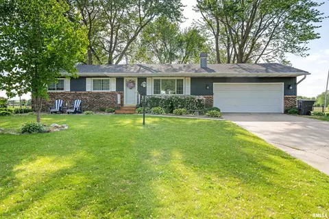 4012 172nd St N, East Moline, IL 61244