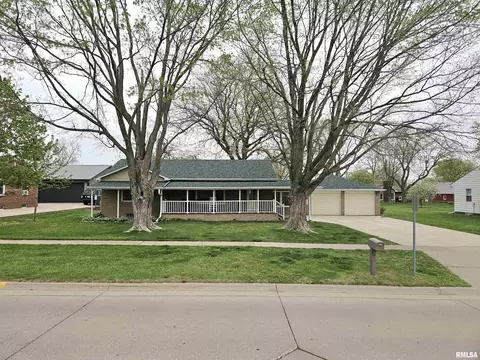 718 Cypress St, Wilton, IA 52778