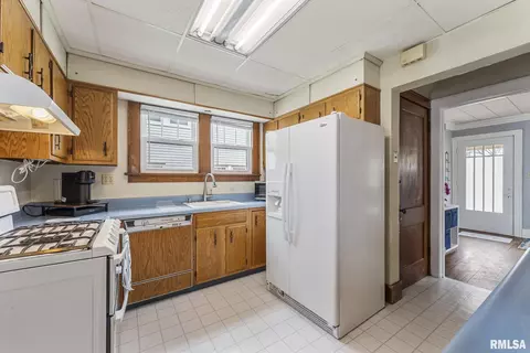 2741 14th Ave, Moline, IL 61265 photo 8
