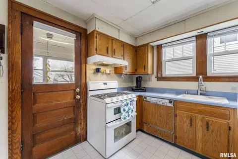 2741 14th Ave, Moline, IL 61265 photo 9