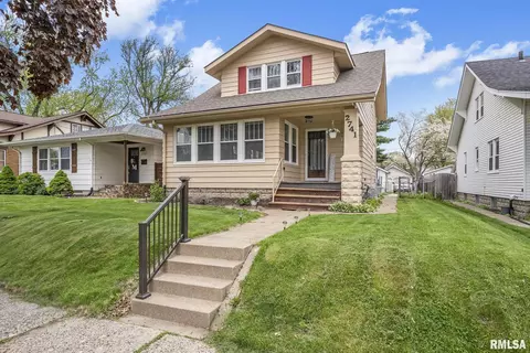 2741 14th Ave, Moline, IL 61265