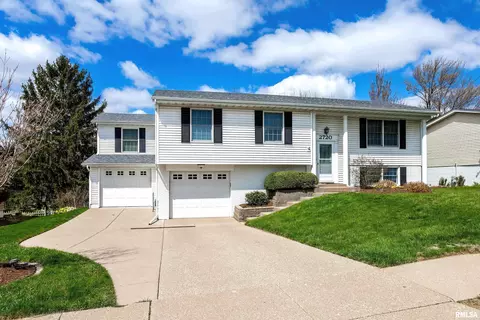 2720 29th St, Bettendorf, IA 52722