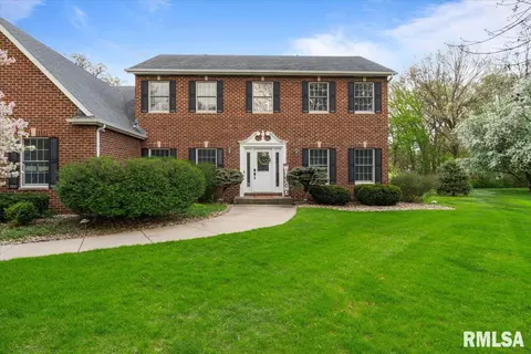 4 Pinehurst Ct, Coal Valley, IL 61240