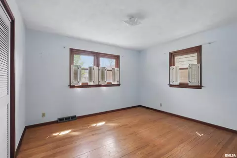 2963 9th St, Moline, IL 61265 photo 12