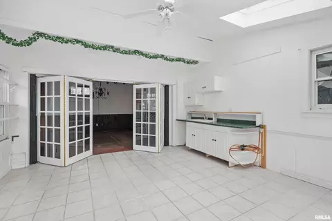 2963 9th St, Moline, IL 61265 photo 11