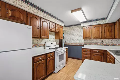 2963 9th St, Moline, IL 61265 photo 5