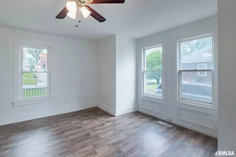 402 Morgan St, Anna, IL 62906 photo 10
