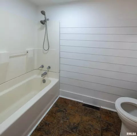 402 Morgan St, Anna, IL 62906 photo 12