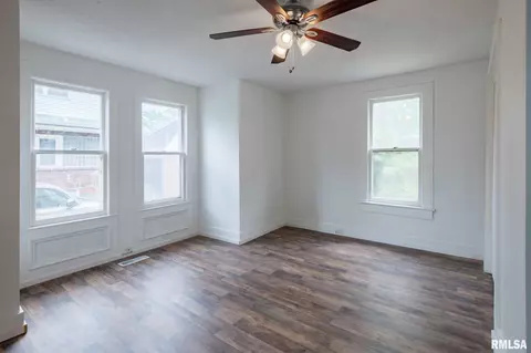 402 Morgan St, Anna, IL 62906 photo 9
