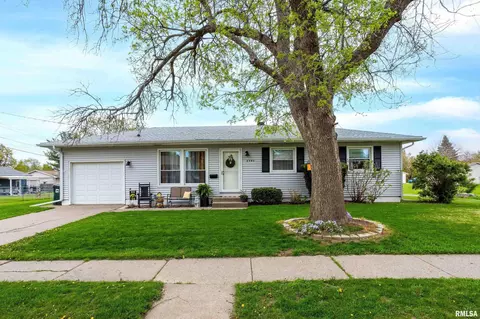 2305 N Elsie Ave, Davenport, IA 52804