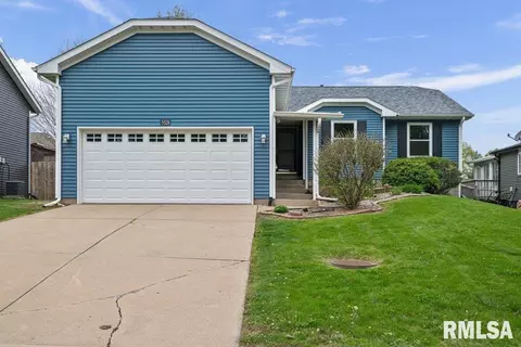 5528 Gaines St, Davenport, IA 52806