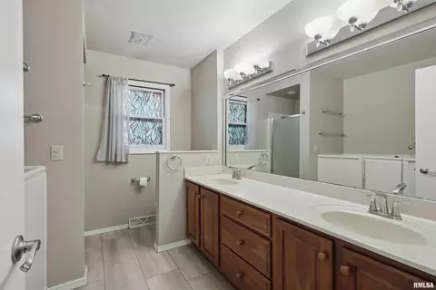 802 8th Ave, Silvis, IL 61282 photo 12
