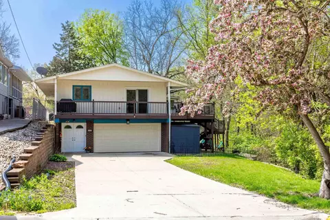 802 8th Ave, Silvis, IL 61282