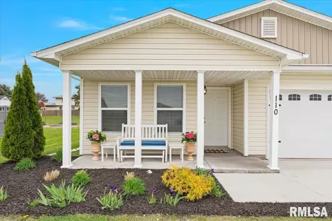 110 14th Ave, Dewitt, IA 52742