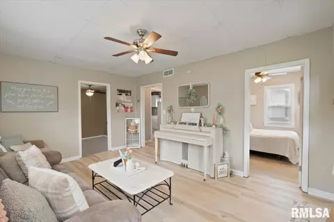 4119 28th Ave, Moline, IL 61265 photo 4