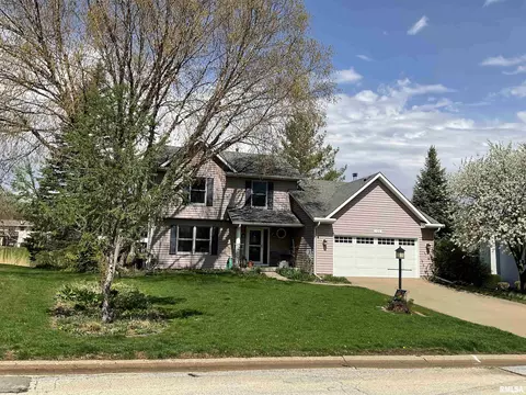 103 Shawnee Cir, Eldridge, IA 52748