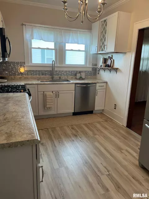 518 E Division St, Kewanee, IL 61443 photo 27