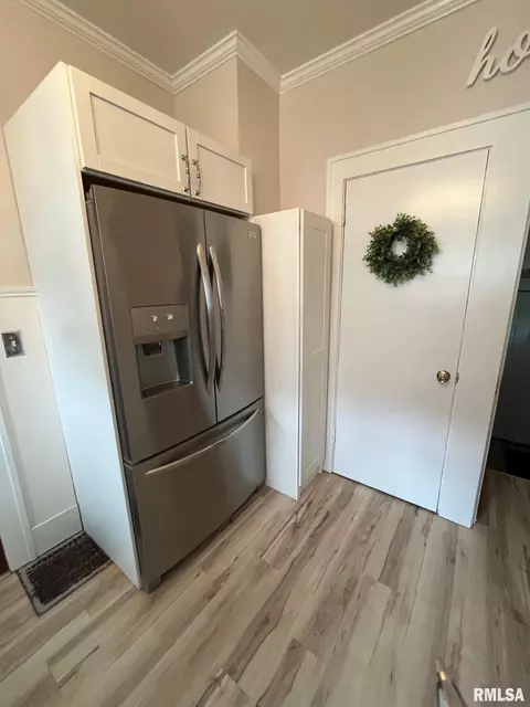 518 E Division St, Kewanee, IL 61443 photo 29