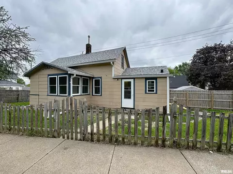 1839 W 9th St, Davenport, IA 52804