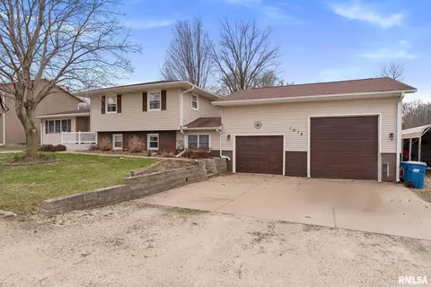 1014 3rd St, Princeton, IA 52768