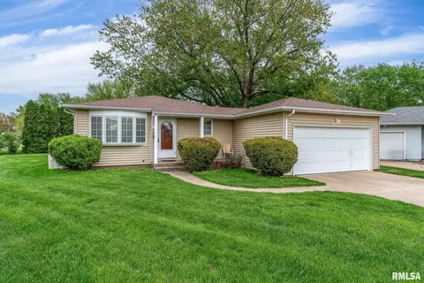 1217 7th Avenue Ct, Silvis, IL 61282