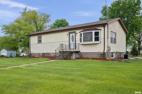 3349 150th Ave, Lynn Center, IL 61262