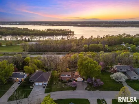 111 S Barrington Dr, Hampton, IL 61256 photo 37