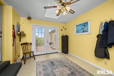 111 S Barrington Dr, Hampton, IL 61256 photo 26